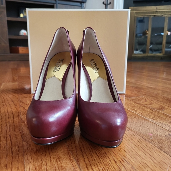 Michael Kors Burgundy Heels - Picture 6 of 10